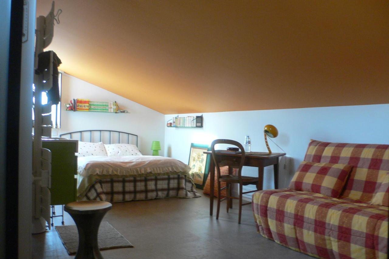 Les Kiwis Hotel Saint-Yrieix-sur-Charente Exterior foto